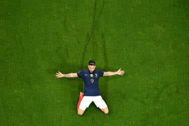 Nikon magazine -  photographing football 